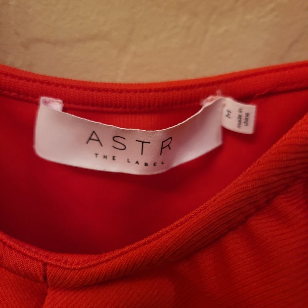 ASTR the label Peggy Ruffle Bodysuit Reddish-Orange Size: Medium NWT - Picture 8 of 12